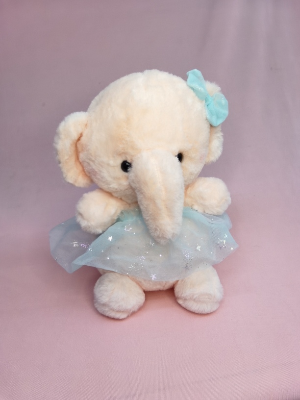 ELEFANTE CON VESTIDO